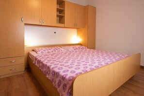 3 bedrooms, WiFi, bed sheets - Comfortable and modern 3 bedroom with sea view apartment in Porec, top location (Porec)