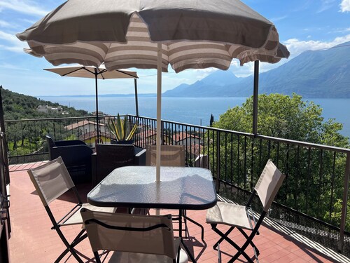 Romantisches Rustico mit traumhaftem Seeblick in sehr ruhiger Lage