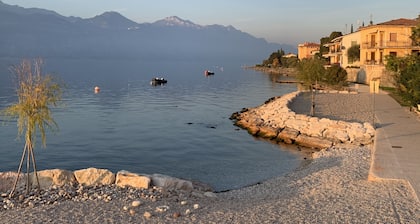 Romantisches Rustico mit Traumhaftem Seeblick in Sehr Ruhiger Lage