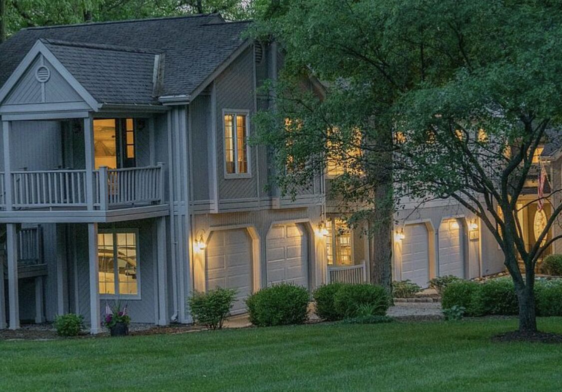 Culver/ Lake Maxinkuckee East Shore family home, Beautiful sunset views!