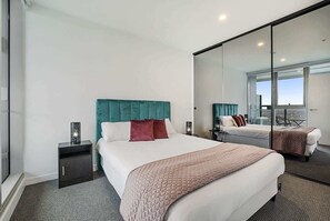 1 bedroom, desk, iron/ironing board, WiFi