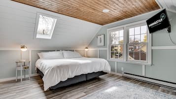 4 bedrooms, iron/ironing board, free WiFi, bed sheets