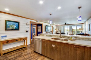 Interior - 601C is a Gorgeous 2 BR with Boat Slip (Destin)