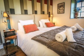 9 Schlafzimmer, Bügeleisen/Bügelbrett, Reisekinderbett, kostenloses WLAN