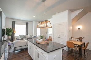 Interior - Broadway, Game Room, Garage (Nashville)