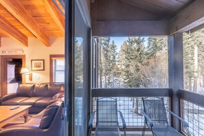 Condo, 2 habitaciones | Vista desde la propiedad