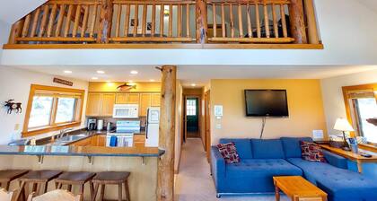 Aspen Lodge Cabin at Timberline Meadows in Mazama