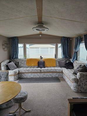 Chalet | Area soggiorno | TV 30 pollici con canali digitali