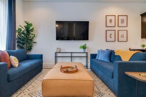 Televisión, servicios de streaming y oficina 