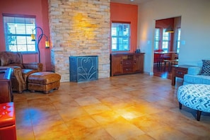 TV, fireplace, DVD player, offices - Royal Ranch (Cañon City)