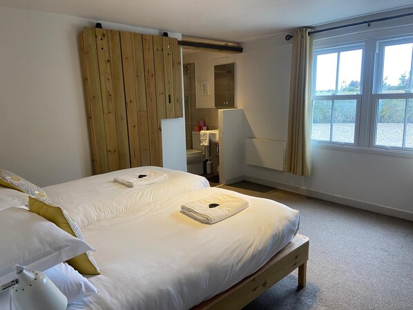 4 bedrooms, Internet, bed sheets