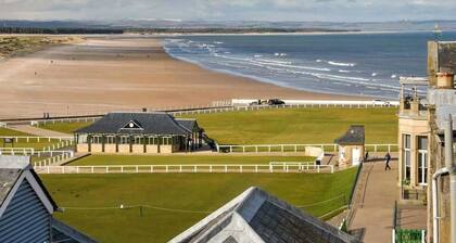 Iconic 4‑Bedroom St Andrews Golf Place Apartment with Old Course Views & Rooftop Terrace