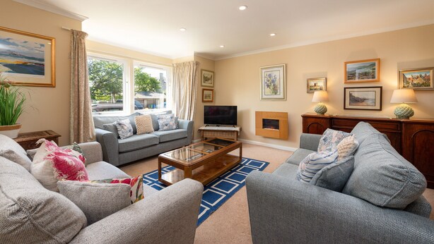 Living area - Central 3-Bedroom St Andrews Home with Garden, Parking & Easy Walk to Town, Golf & Cafés (St. Andrews)