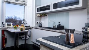 Fridge, microwave, oven, dishwasher