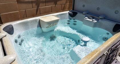 Prickly Pear Desert Oasis- 3 Bedroom/Pool/Spa/Putting Green