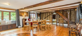 Dyke Farm Barn | By Huluki Sussex Stays