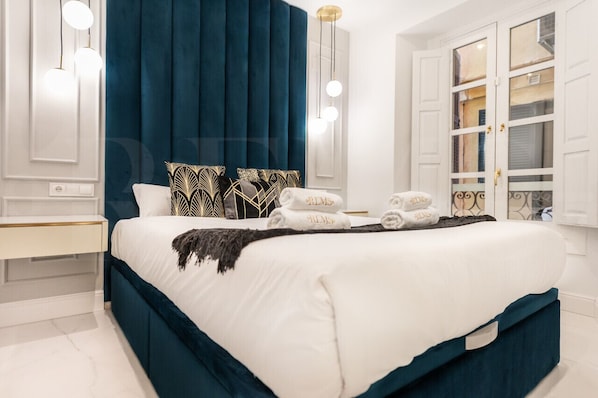 1 habitación, tabla de planchar con plancha, wifi y ropa de cama