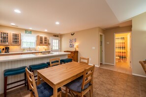 Dining - Fitz Us Fine: Spacious, Adorable Beach Home in Family-friendly Neighborhood (Oak Island)