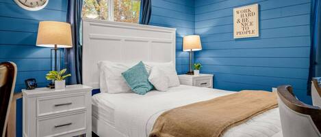 Iron/ironing board, free WiFi, bed sheets