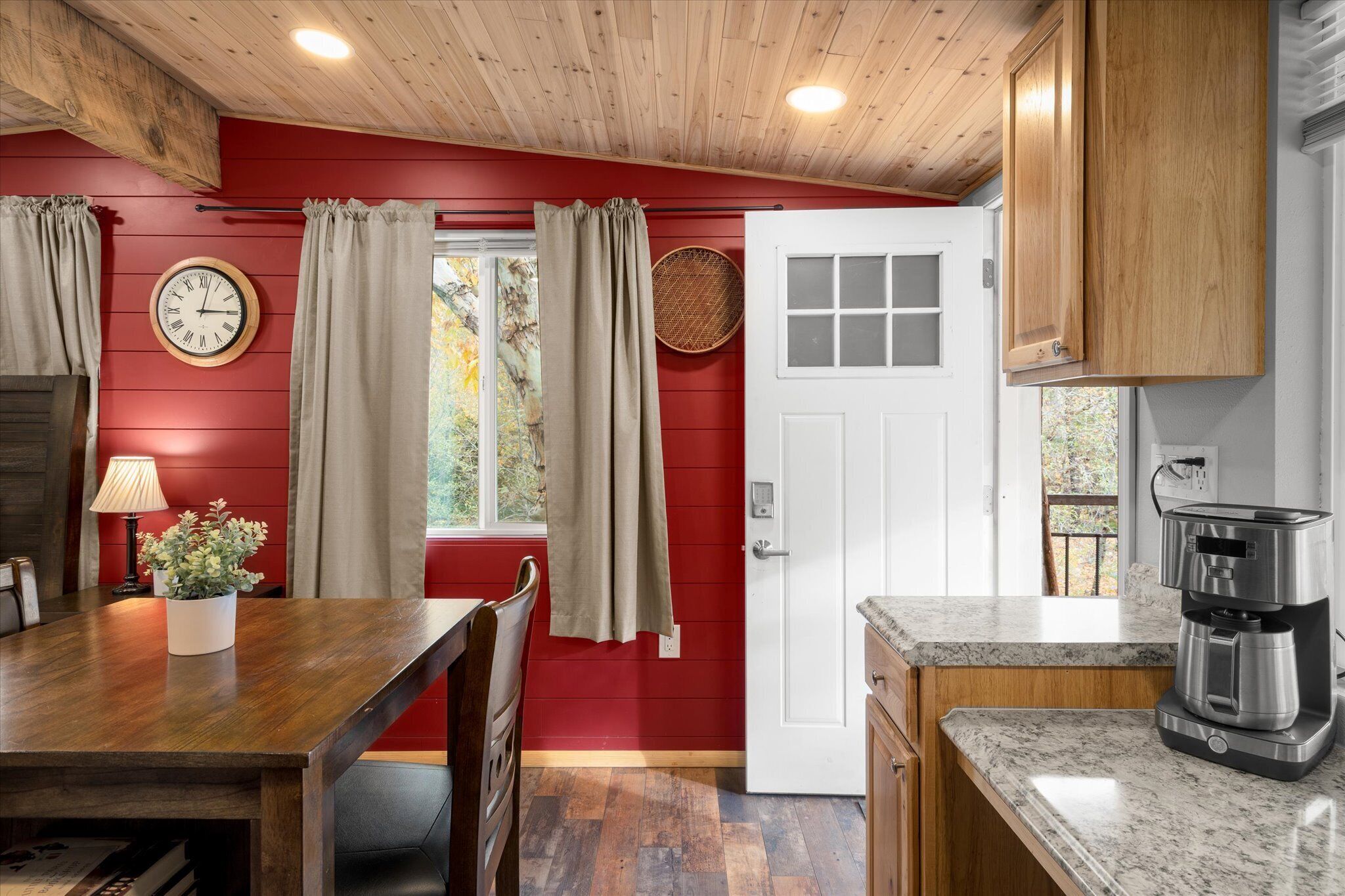 Creekside Retreat 19