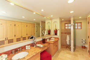 Bathtub, jetted tub, hair dryer, towels