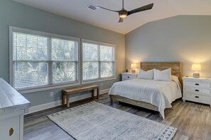 3 makuuhuonetta, silitysrauta/-lauta, internet, vuodevaatteet