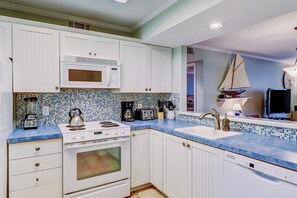 Fridge, microwave, oven, stovetop - Fantastic Vacation Condo Close to Beach w/Free WiFi, AC, W/D, Shared Pool/Tennis (Hilton Head)