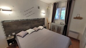 2 Schlafzimmer, Bügeleisen/Bügelbrett, Reisekinderbett, WLAN