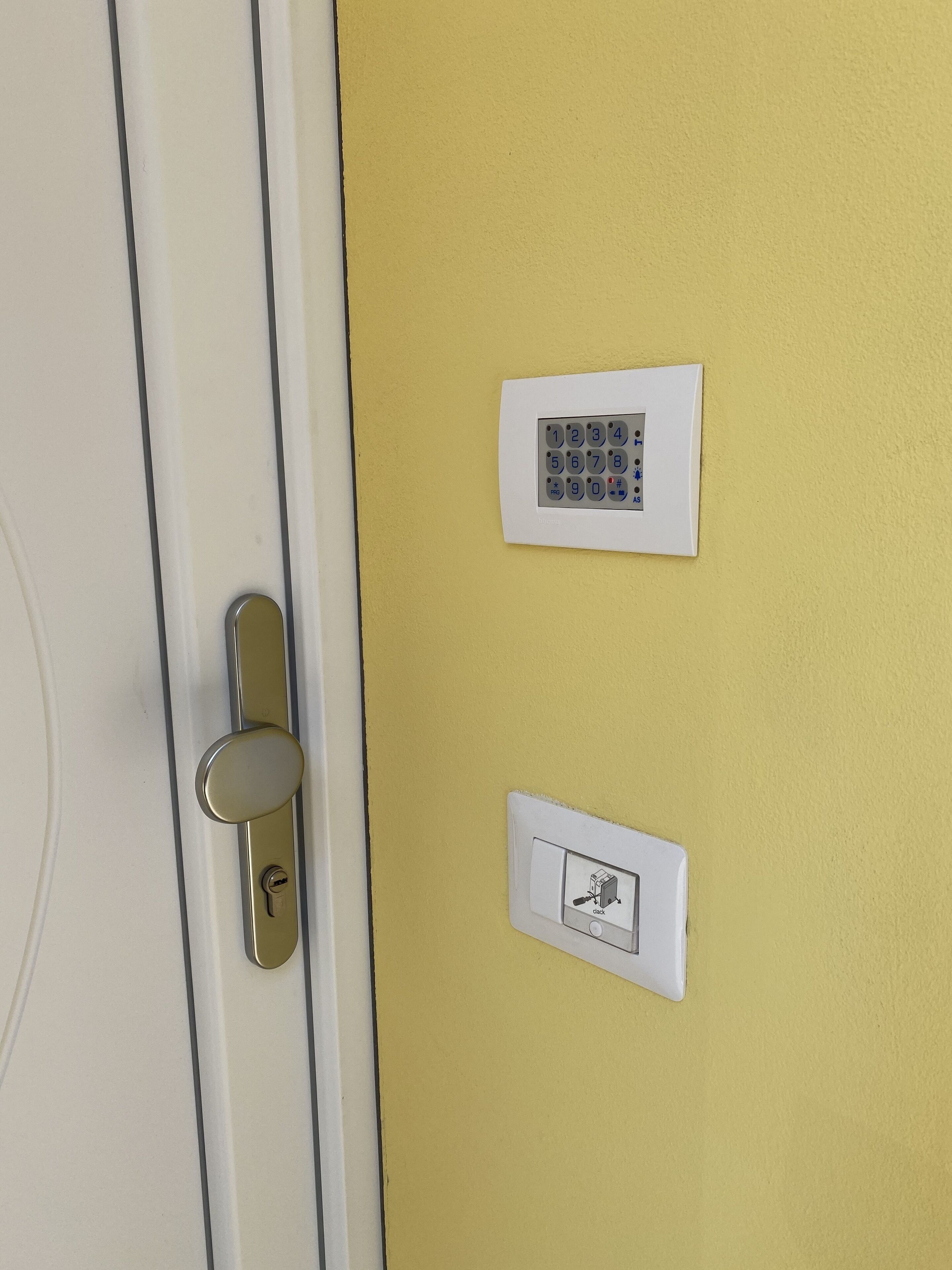 Nuovissimo Appartamento per 4 a 100 m dal Mare