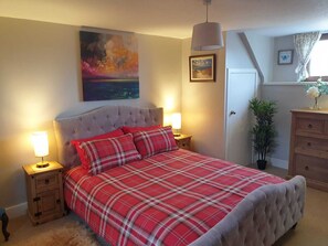 2 chambres, fer et planche à repasser, Wi-Fi gratuit, draps fournis