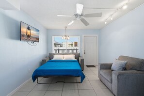 1 bedroom, desk, iron/ironing board, WiFi