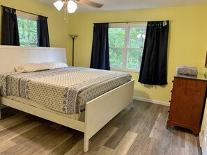 4 habitaciones, escritorio, wifi gratis y ropa de cama 