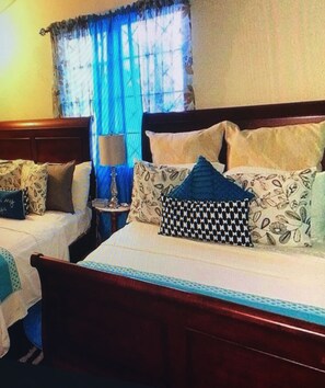 2 bedrooms, iron/ironing board, WiFi