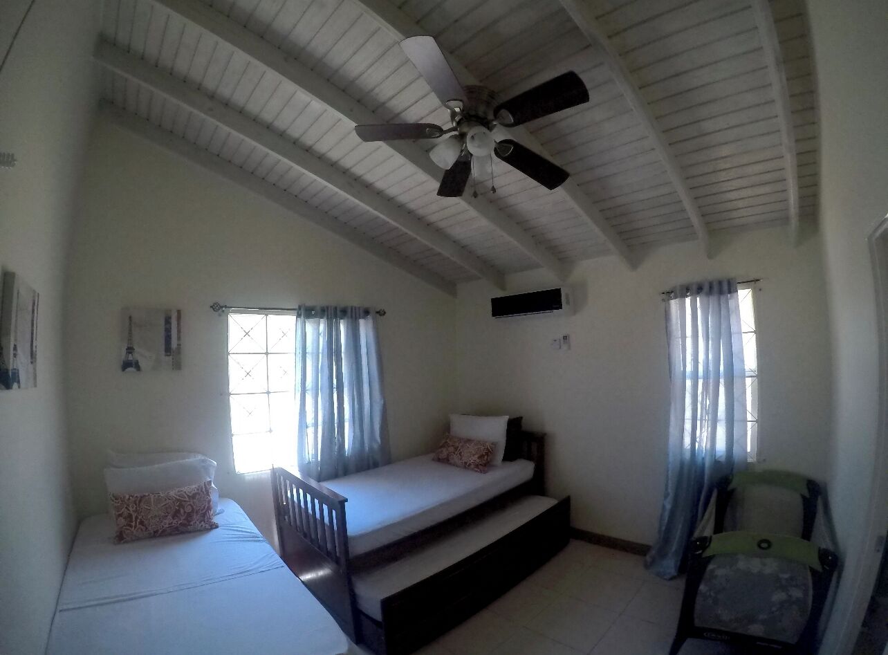 2 habitaciones, tabla de planchar con plancha y wifi 