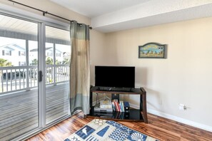 TV - Sea Dreams - Unit 2 (2nd Floor) (Surfside Beach)