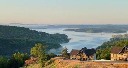 Summit - Grand Branson Cabin w/ Table Rock Lake View -New Indoor Pool Now Open