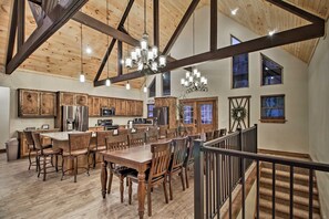 Dining - Lake View | Game Room | King Beds | Hot Tub | Pool (Branson)