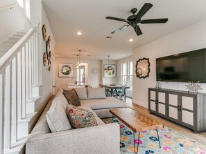 Smart TV, DVD player