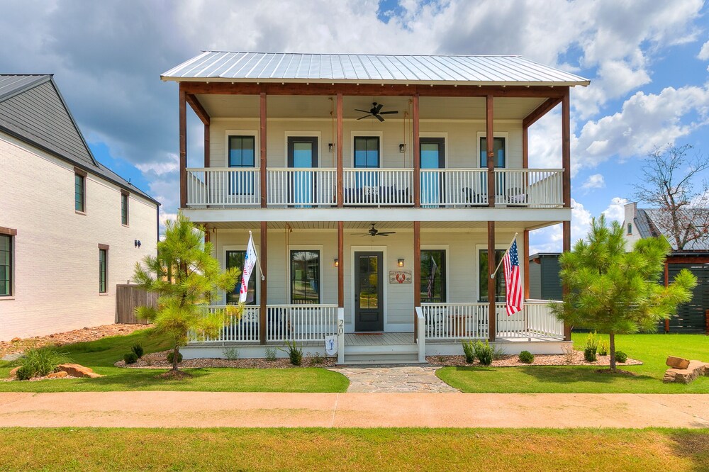 Carlton Landing- Beautiful new home on Redbud