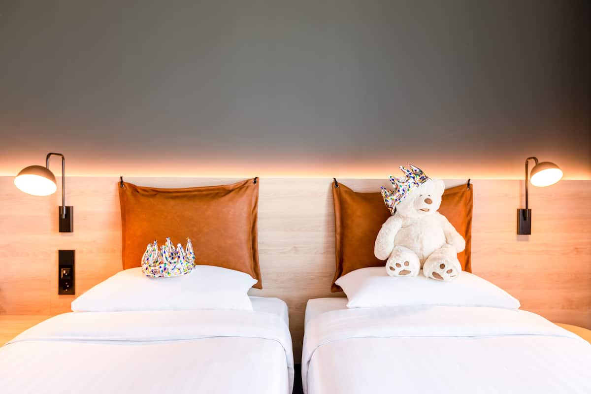 room, 2 single beds, non smoking | desk, soundproofing, iron/ironing board, bed sheets