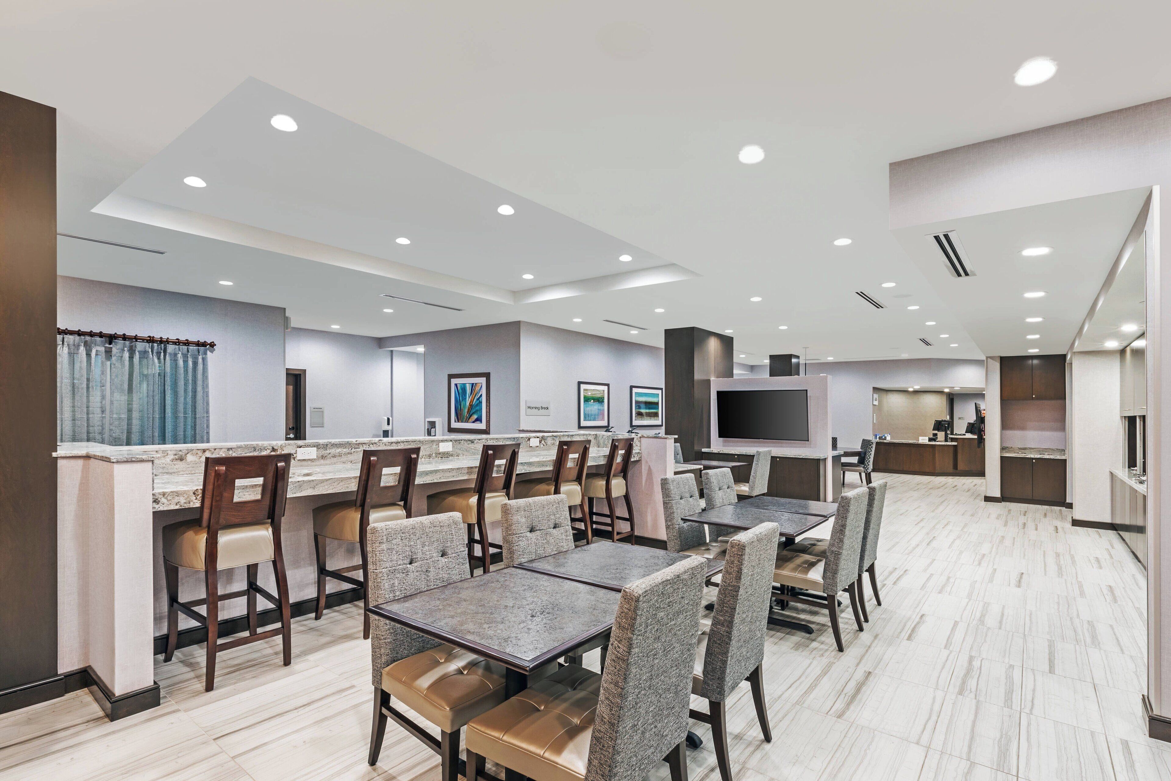 Sudah termasuk sarapan prasmanan setiap hari