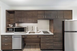 Mini-fridge, microwave, stovetop, dishwasher - TownePlace Suites by Marriott Austin Northwest/The Domain Area (Austin)