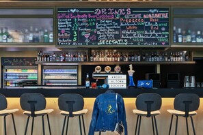 Serves lunch and dinner - Moxy Hamburg Altona (Hamburg)