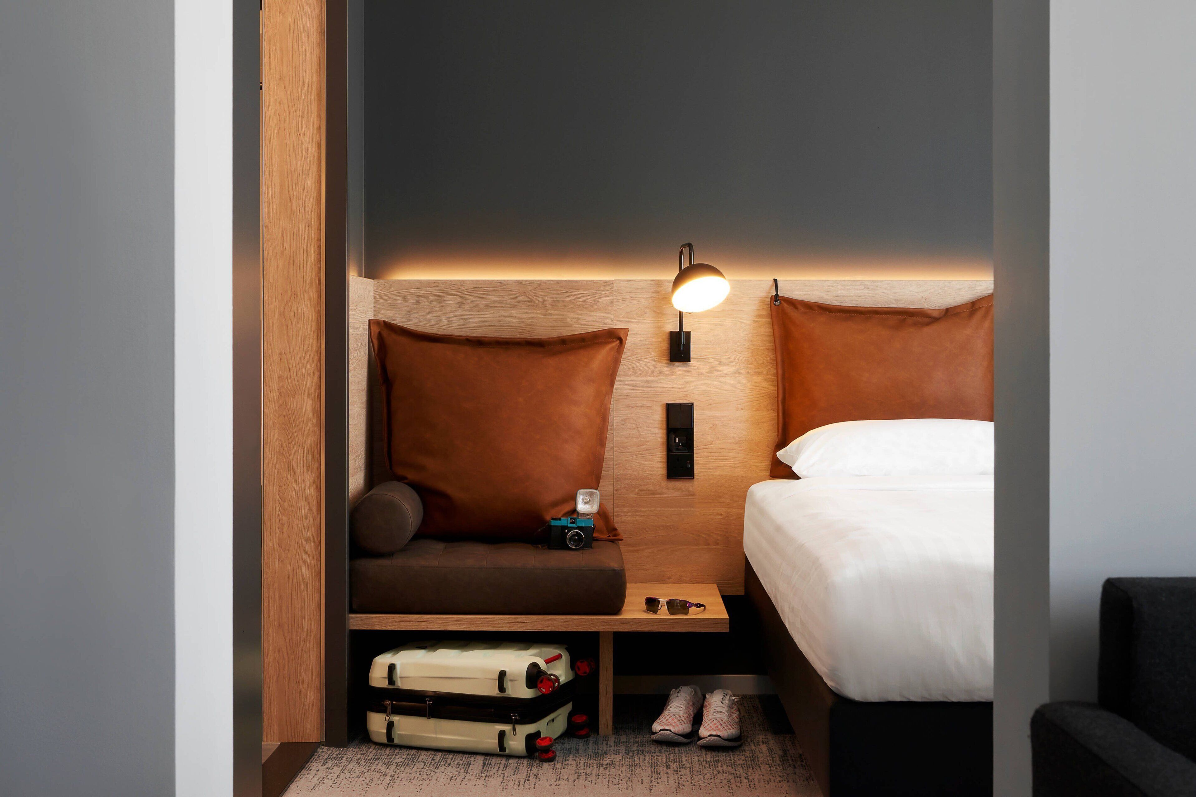 family room, 1 queen bed with sofa bed, non smoking | 1 bedroom, desk, iron/ironing board, free cots/infant beds