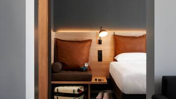 Room, 1 Queen Bed with Sofa bed | Desk, iron/ironing board, free cots/infant beds, free WiFi
