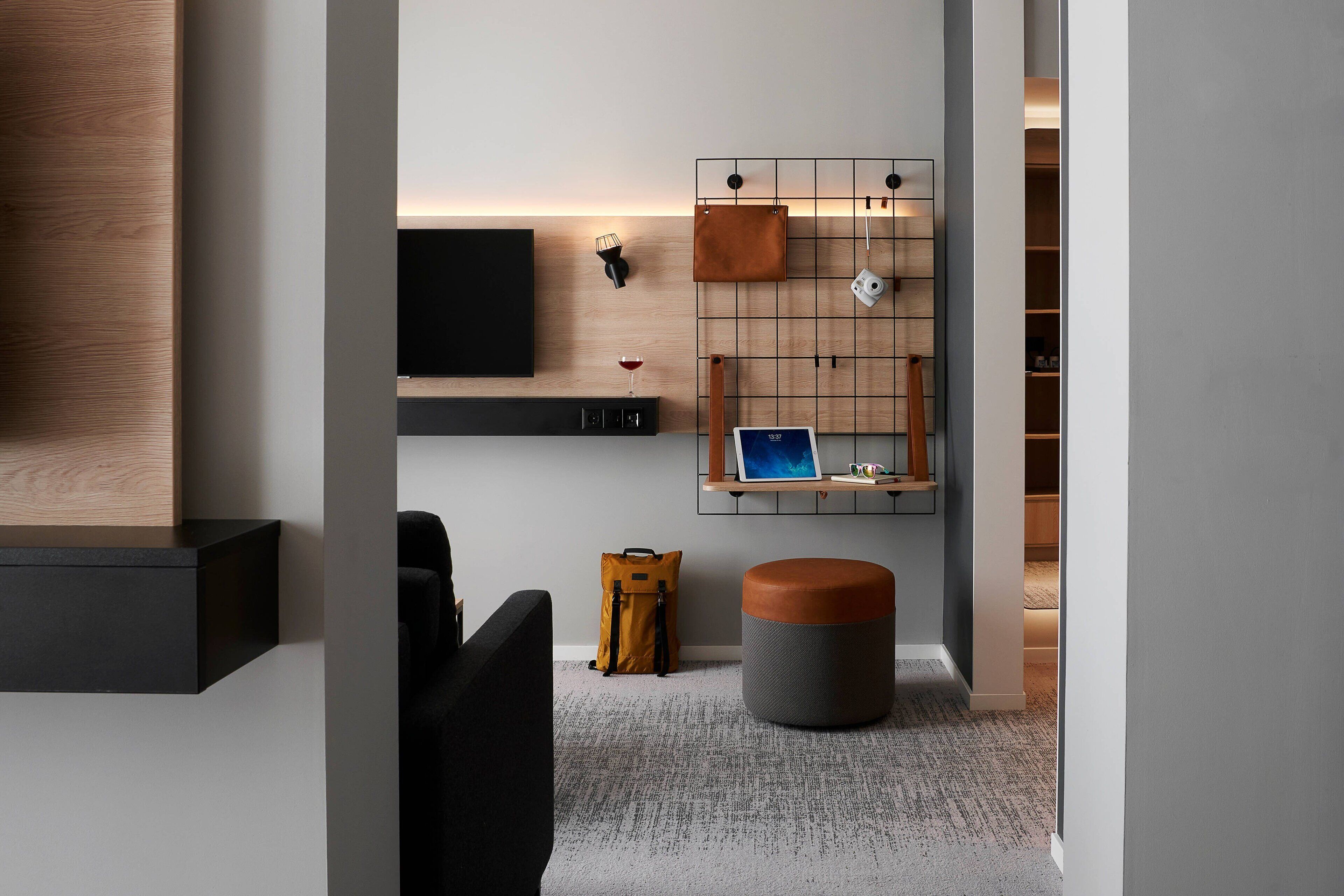 family room, 1 queen bed with sofa bed, non smoking | 1 bedroom, desk, iron/ironing board, free cots/infant beds