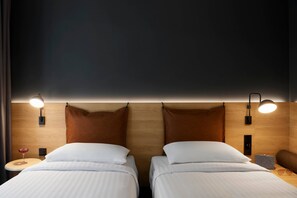 Kamar, 2 Tempat Tidur Twin | Meja kerja, setrika/meja setrika, dan tempat tidur bayi gratis