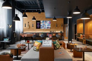 Reception - Moxy Milton Keynes (Milton Keynes)