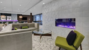 Lobby - Courtyard by Marriott Manhattan Aggieville (Manhattan)