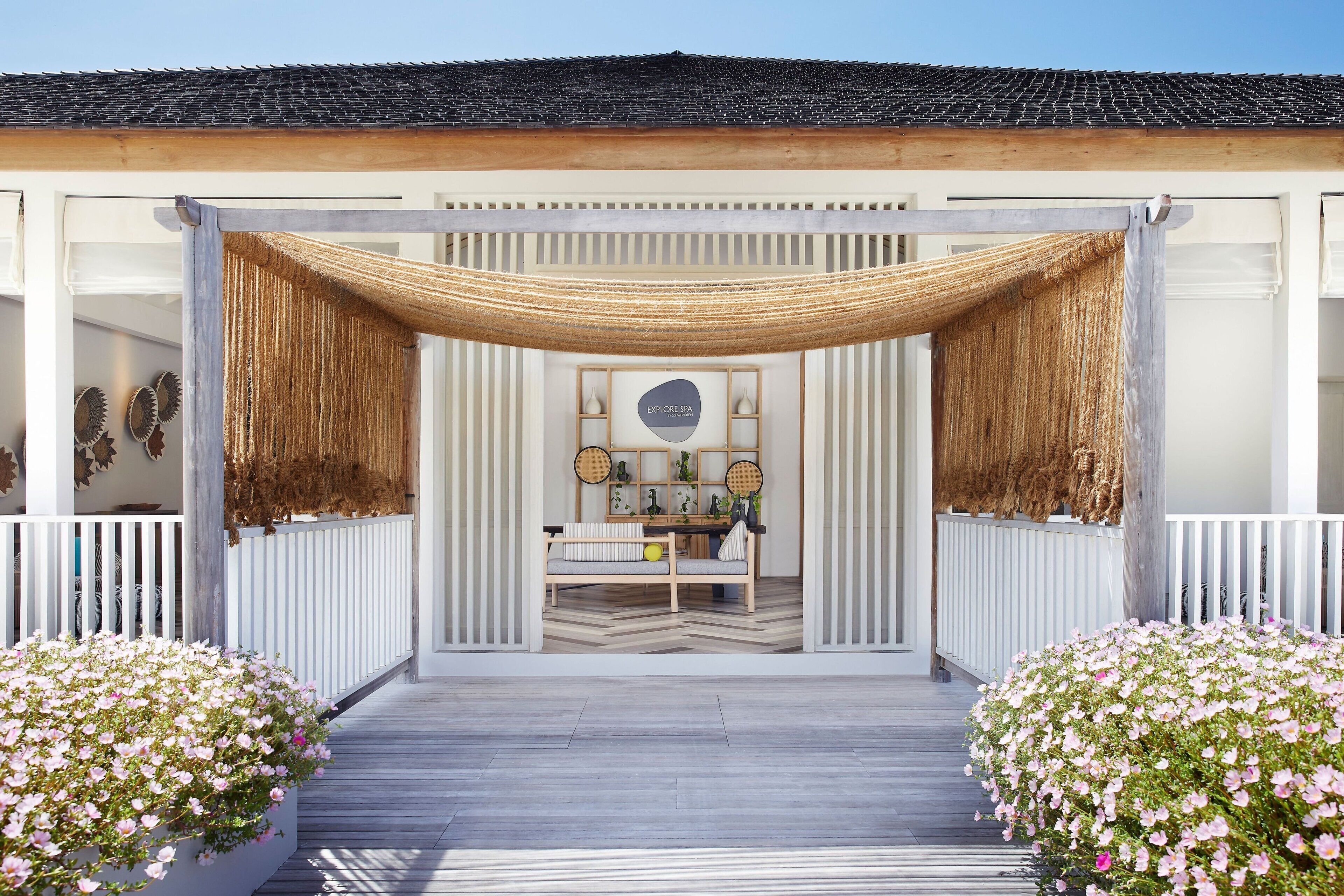 Couples treatment rooms, body treatments, aromatherapy
